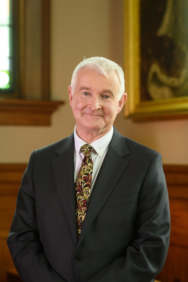 Official photo of Dr Richard Davies