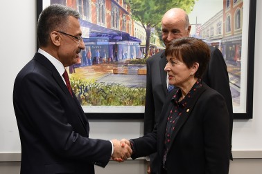 Image of Dame Patsy greeting the Vice President of the Republic of Turkey, HE Fuat Oktay