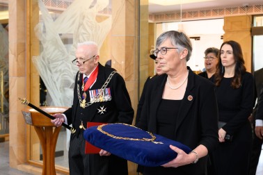 Rachel Hayward, Acting Clerk of the Executive Council, and Phillip O’Shea, New Zealand Herald of Arms Extraordinary to The King, with the Sovereign's Collar