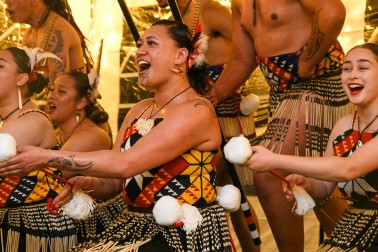 Performance by the Kahurangi Māori Dance Company