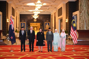 Official photo with the King, Queen and Prime Minister of Malaysia 