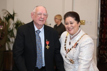 Mr Robert Holding, of Auckland, ONZM for services to Pacific literature and business