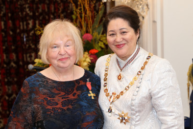 Ms Lisa Warrington, of Dunedin, ONZM for services to theatre and education
