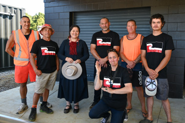 Dame Cindy with the peruperu kaimahi