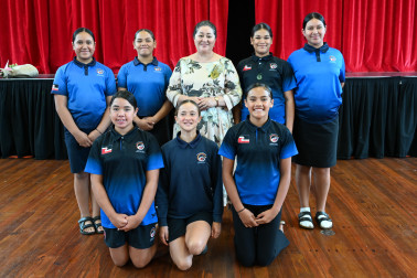 Dame Cindy with students from Te Kura Kaupapa Māori o Te Rangi Āniwaniwa