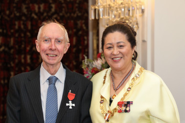 Mr Alan Gilmore, of Lake Tekapo, MNZM for services to astronomy 