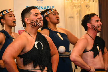 Hiwa Crew concluding their performance