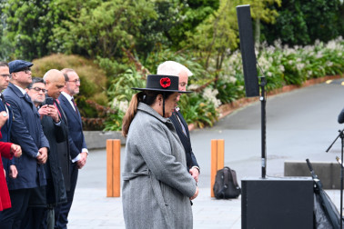 Dame Cindy and Dr Davies laying a wreath