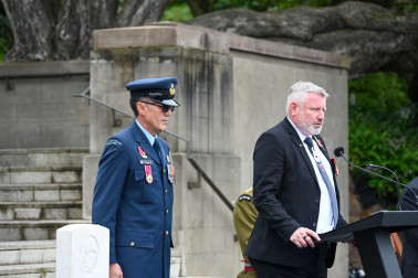 Warrant Officer Guy Lipsham and Major General (Rtd) Evan Williams ONZM delivering the commemoration