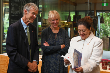 Landscape photographer Craig Potton and Toni MacKinnon, Director of the Suter Gallery, present Dame Cindy with a gift