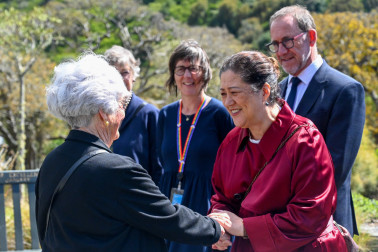 Dame Cindy meets Margaret Crimp, founding member of the Ōtari-Wilton's Bush Trust