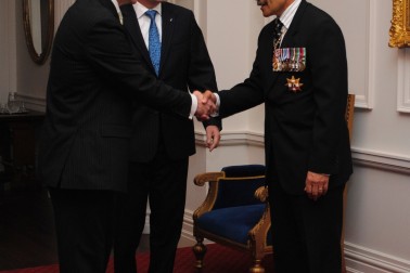 The Governor-General and Rt Hon John Key greet Hon Bill English upon entrance.