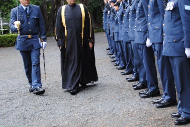 Inspecting the Guard of Honour.