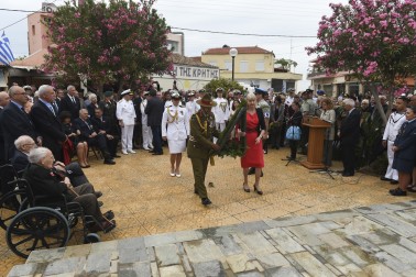 Carrying a wreath at Galatas.