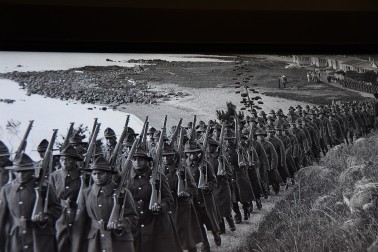 Maori Battalion soldiers marching to the Treaty Grounds in 1940.