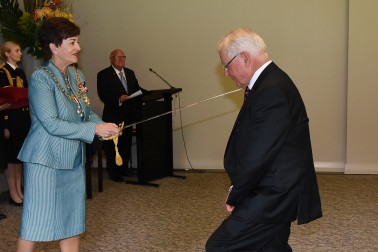 Distinguished Professor Sir Richard Faull, KNZM, of Auckland, for services to medical research.