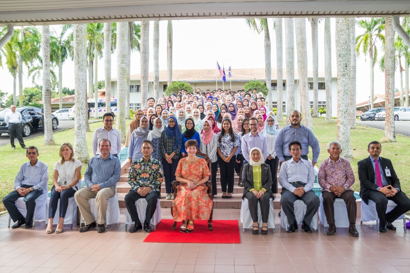 an image of Group photo at KYS school