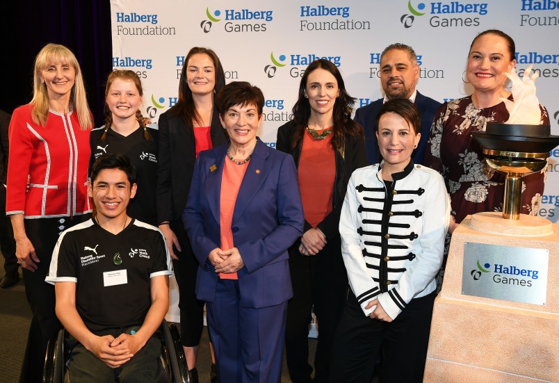 an image of -	Shelley McMeeken, Victoria Baldwin, Thomas Chin, Holly Robinson, Her Excellency, Rt Hon Patsy Reddy, Prime Minister, Rt Hon Jacinda Ardern, Hon Peeni Henare, Paul Tesoriero and Hon Carmel Sepuloni 