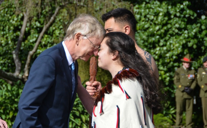 HE Mr Stefan Krawielicki greeting a member of the cultural party