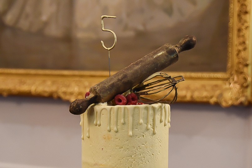 Image of the top of the cake