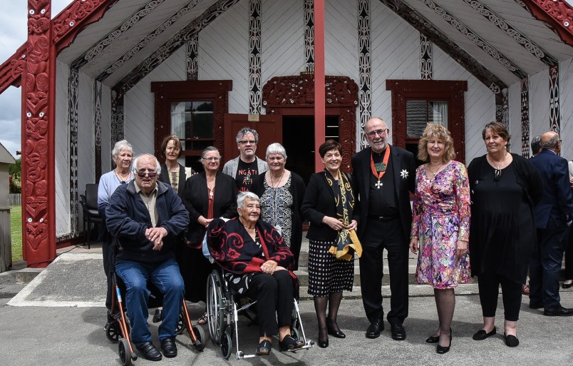 Dame Patsy with Sir Kim Workman's extended whanau