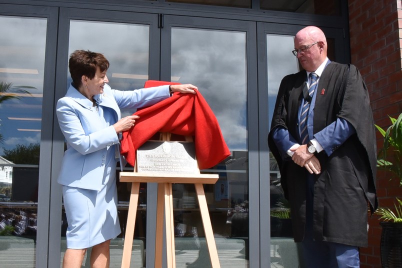 Image of Dame Patsy and Graham Yule unveiling the plaque