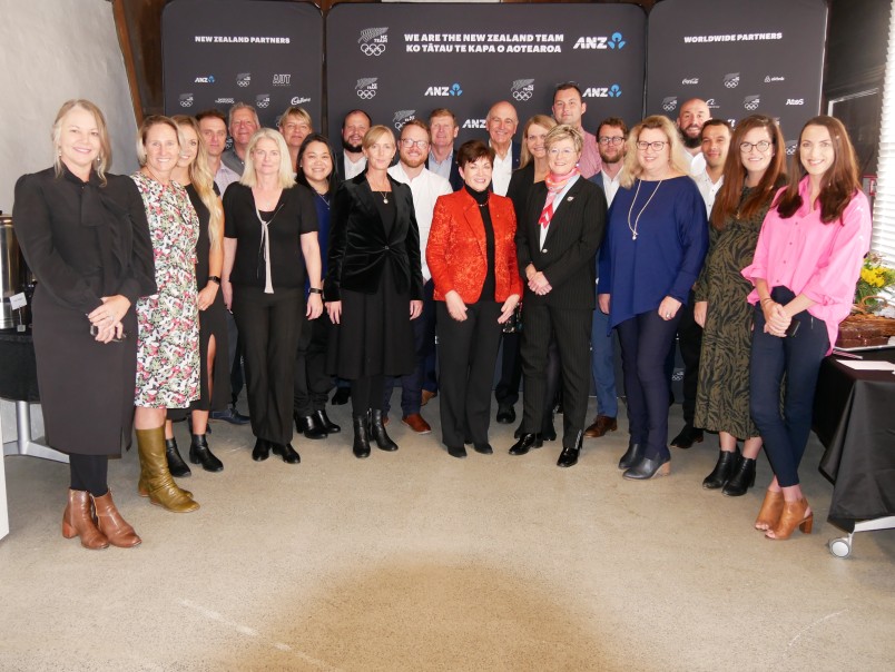 Image of Dame Patsy and Sir David with the NZOC team