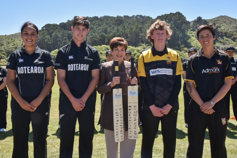 The four captains with Dame Patsy Reddy 