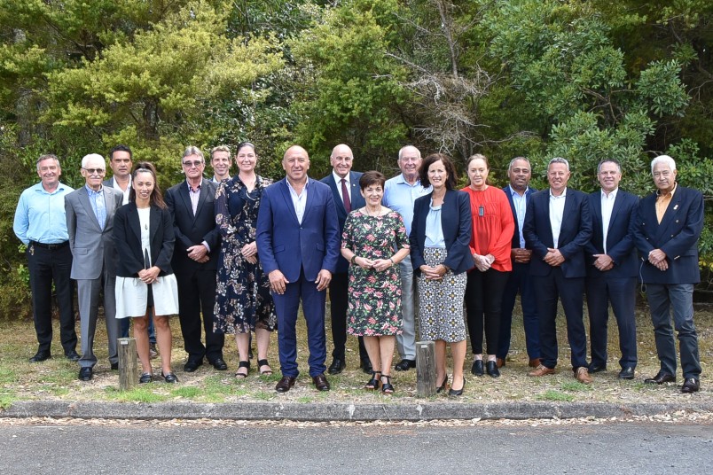 Image of Dame Patsy and Sir David with the members of the Waitangi National Trust Board