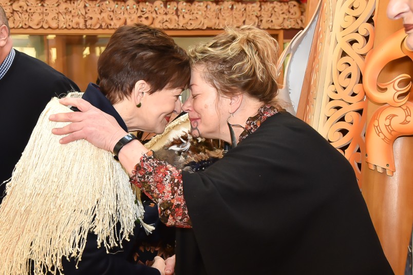 Dame Patsy greeting a Te Rau Aroha representative