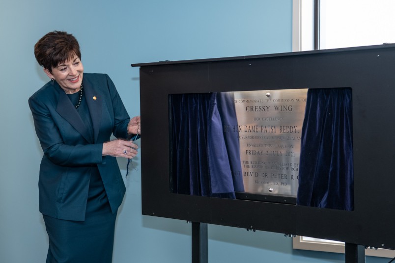Dame Patsy unveiling the plaque for the Cressy Wing