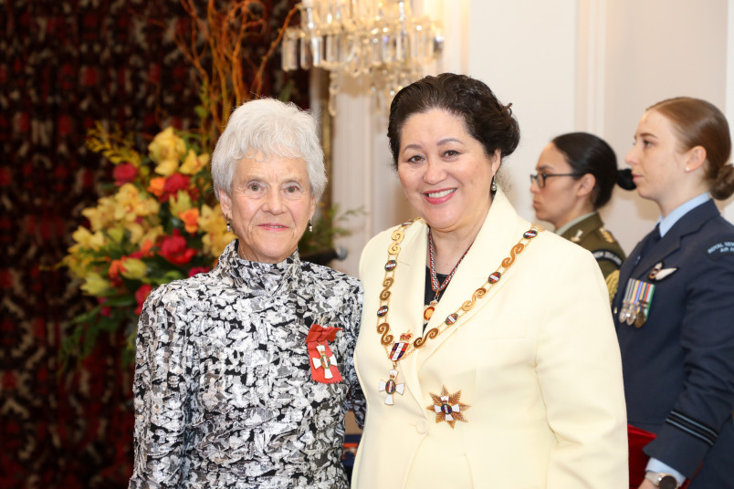 Mrs Mary Lee, Dame Cindy Kiro