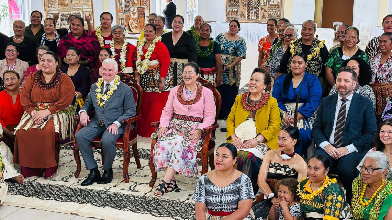 Dr Davies, Dame Cindy, Her Majesty Queen Nanasipau’u Tuku’aho, the New Zealand High Commissioner, and Komiti Fakama’unga