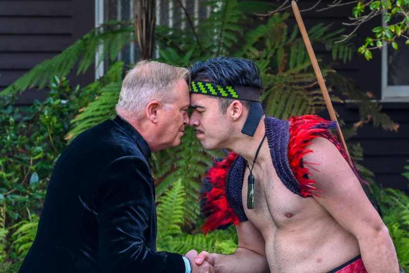 HE Mr Benedikt Höskuldsson, Ambassador of Iceland, receives a hongi