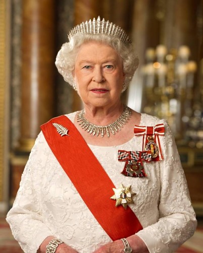 queen elizabeth ii diamond jubilee portrait