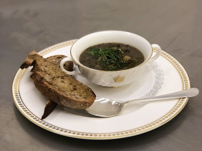 Image of lentil soup in a bowl 