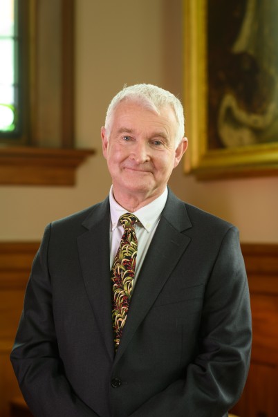 Official photo of Dr Richard Davies