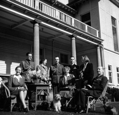 Eleanor Roosevelt visits Government House in 1943