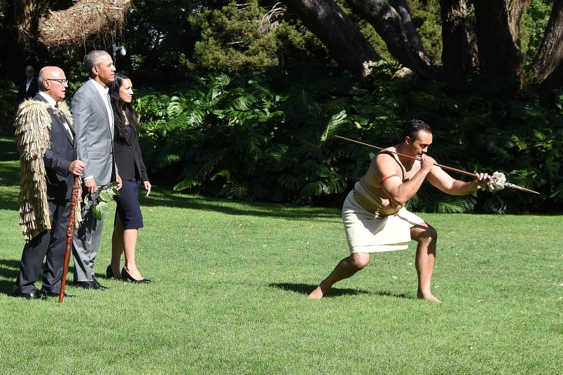 Image of Barack Obama with a Ngāti Whātua warrior