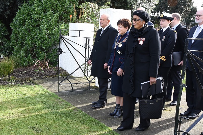Image of Dame Patsy and the delegation at the entrance of Putiki Marae 