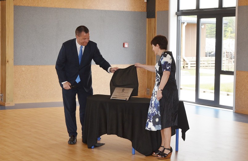Image of Dame Patsy and Board Chair Daniel Newman unveiling the plaque