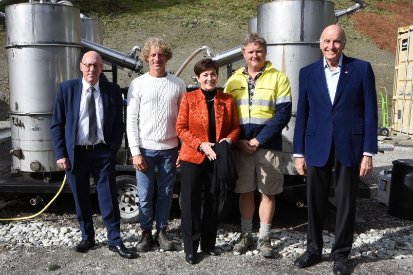 Image of DamePatsy and Sir David with Queenstown Mayor, Jim Boult and NZ Essential Oils/aoTerra directors Mathurin Molgat and Michael Sly