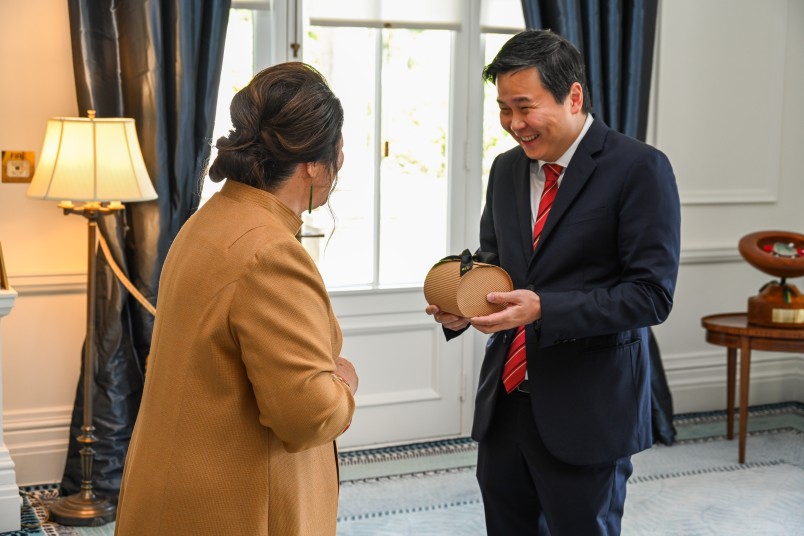 HE Mr William Tan Wei Yuan, Ambassador of Singapore 