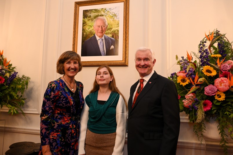 Dr Davies with guests in front of the King.