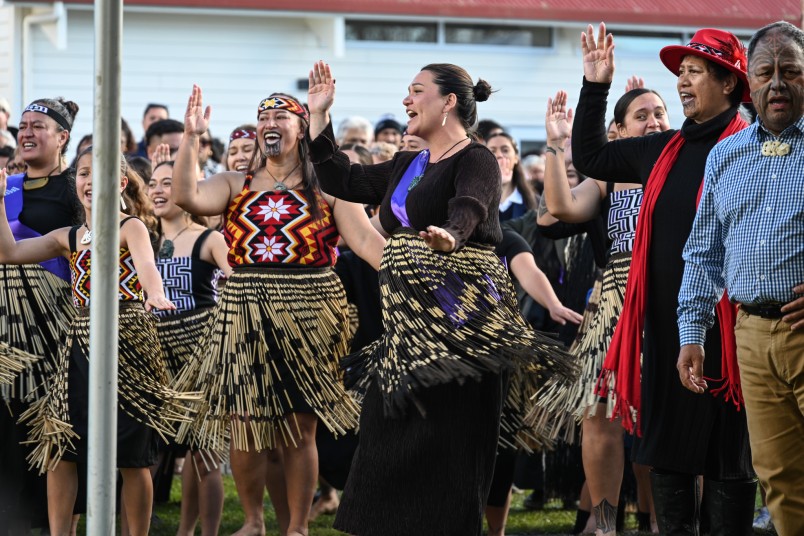 Waiata performance at Uepohatu Marae