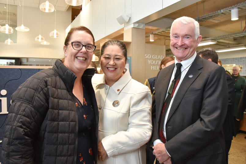 Dame Cindy and Dr Davies with Auckland City Missioner, Helen Robinson