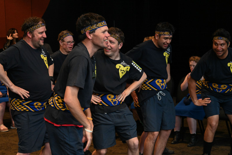 The Tauranga rōpū perform a haka for Dame Cindy