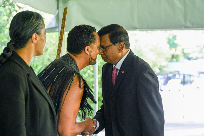 HE Mr Walpita Gamage Sampath Prasanna, High Commissioner of Sri Lanka, receives a hongi  