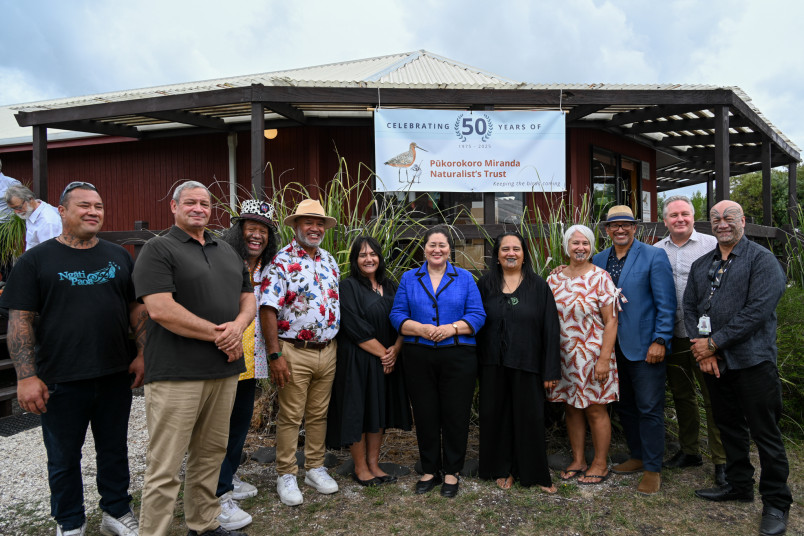 Dame Cindy with members of Ngāti Pāoa