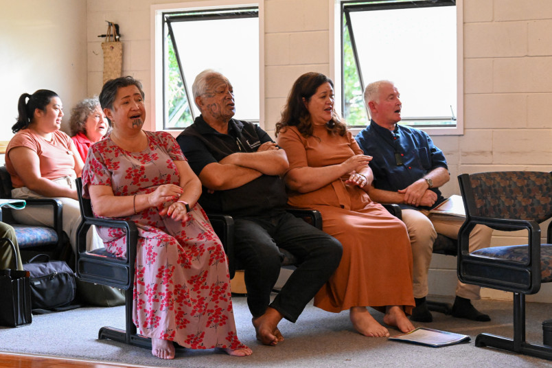 Dame Cindy singing a Ngāpuhi waiata